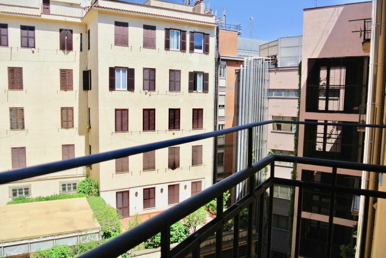 Beautiful Apartment In San Giovanni Close To Colosseo Rome Exterior photo